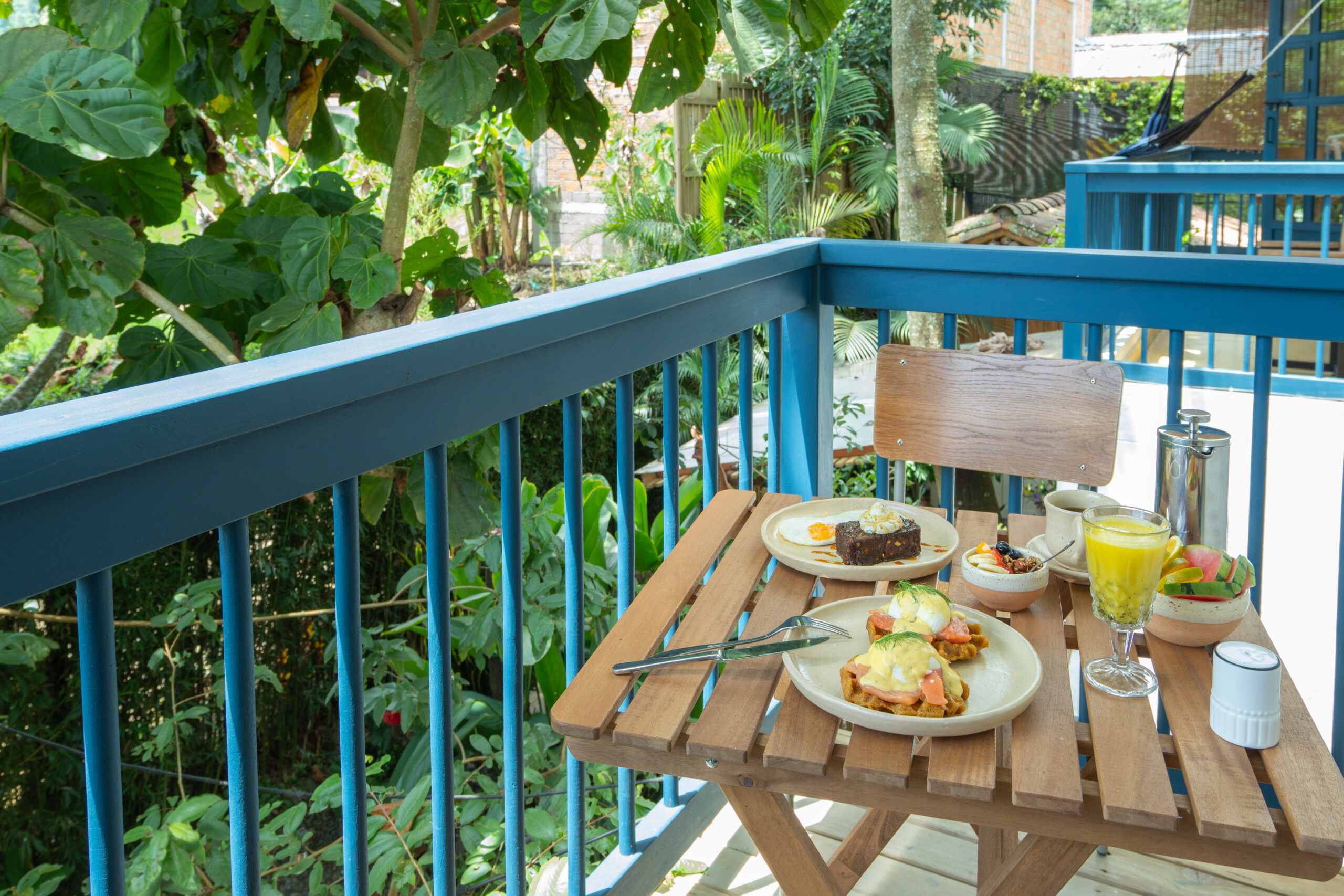 Desayuno servido en Plantación Cocina — Hotel Plantación, Jardín
